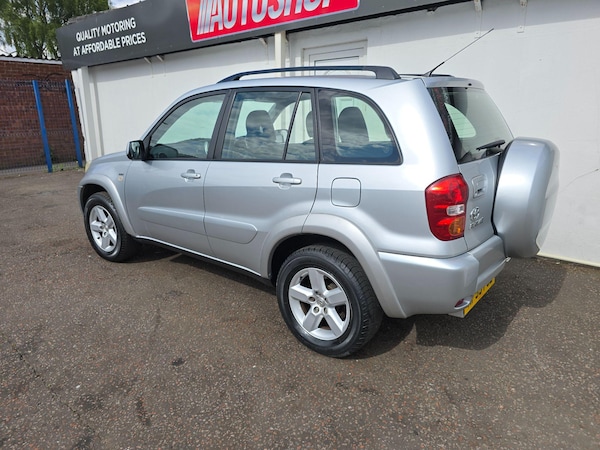 Used Toyota RAV4 2004 for sale - 74750270: Photo 8