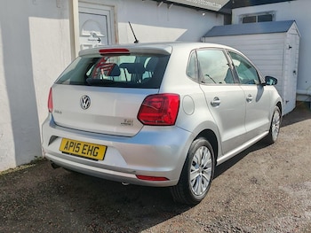 Used Volkswagen Polo 2015 for sale - 77086252: Photo