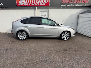 Used Ford Focus 2010 for sale - 76361150: Photo