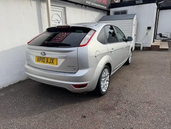 Used Ford Focus 2010 for sale - 76361150: Photo