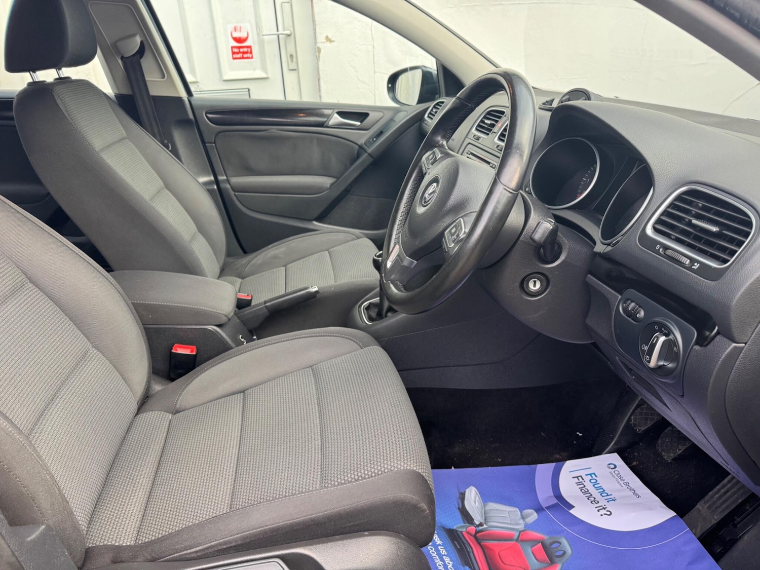 Used Volkswagen Golf 2011 for sale - 76913599: Photo 4