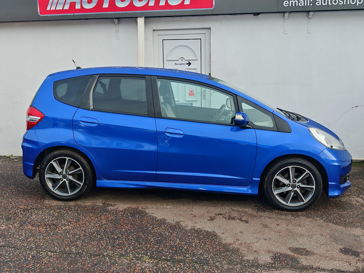 Used Honda Jazz 2013 for sale - 76752896: Photo 2