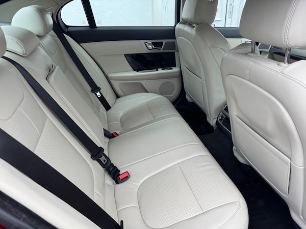 Used Jaguar XF 2012 for sale - 76270593: Photo 6