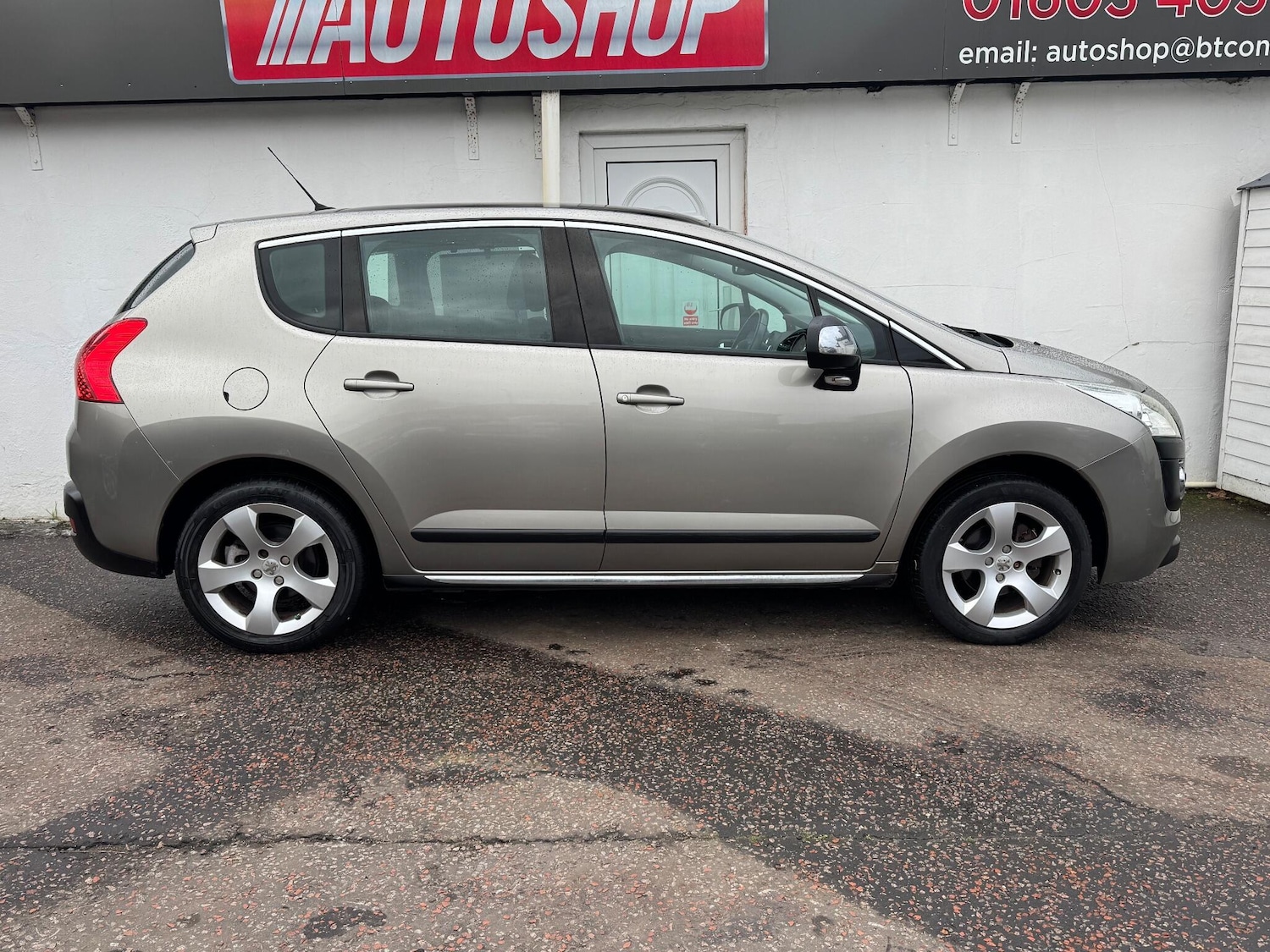 Used Peugeot 3008 2011 for sale - 76952488: Photo 2