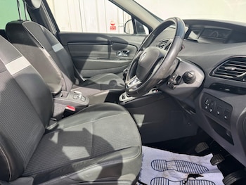 Used Renault Grand Scenic 2014 for sale - 75940627: Photo