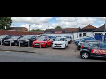 Used Volvo V40 2016 for sale - 74758968: Photo