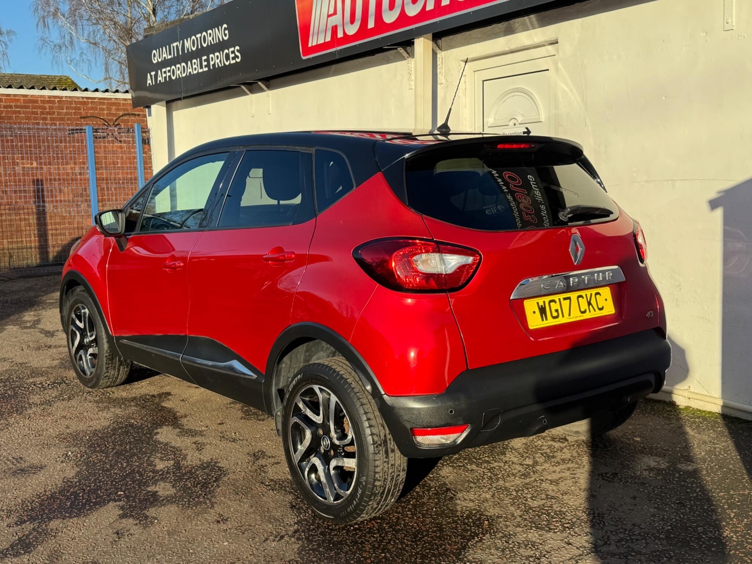 Used Renault Captur 2017 for sale - 76998937: Photo 10