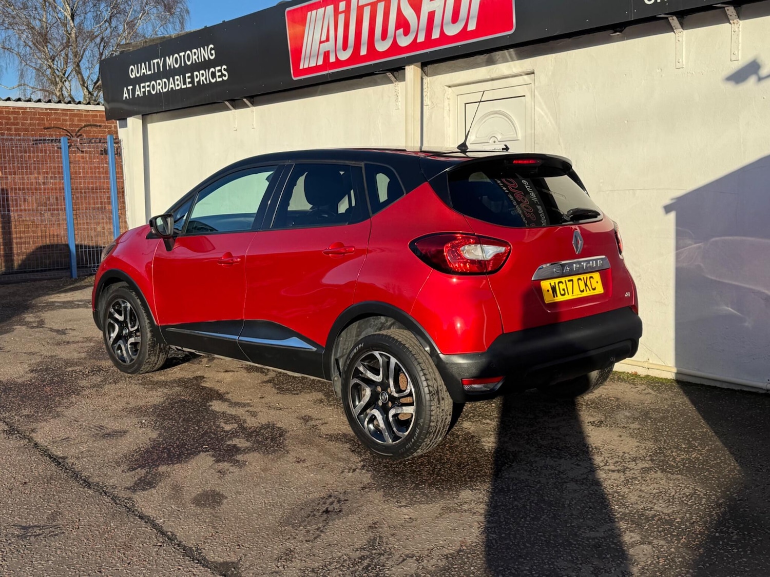 Used Renault Captur 2017 for sale - 76998937: Photo 13