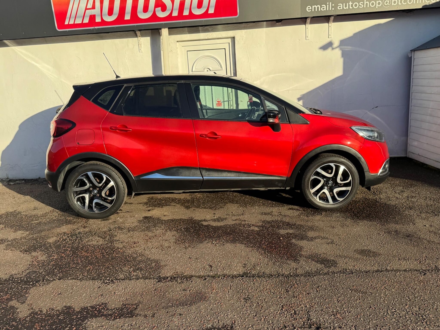 Used Renault Captur 2017 for sale - 76998937: Photo 3