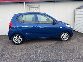 Used Hyundai i10 2011 for sale - 76269963: Photo 2