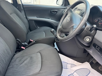 Used Hyundai i10 2011 for sale - 76269963: Photo 4