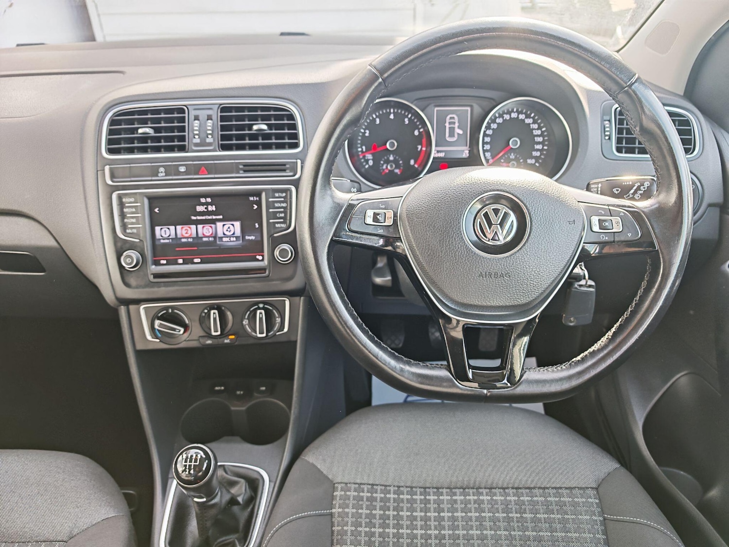 Used Volkswagen Polo 2015 for sale - 76432282: Photo 20