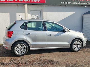 Used Volkswagen Polo 2015 for sale - 76432282: Photo