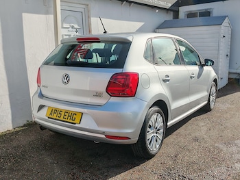 Used Volkswagen Polo 2015 for sale - 76432282: Photo