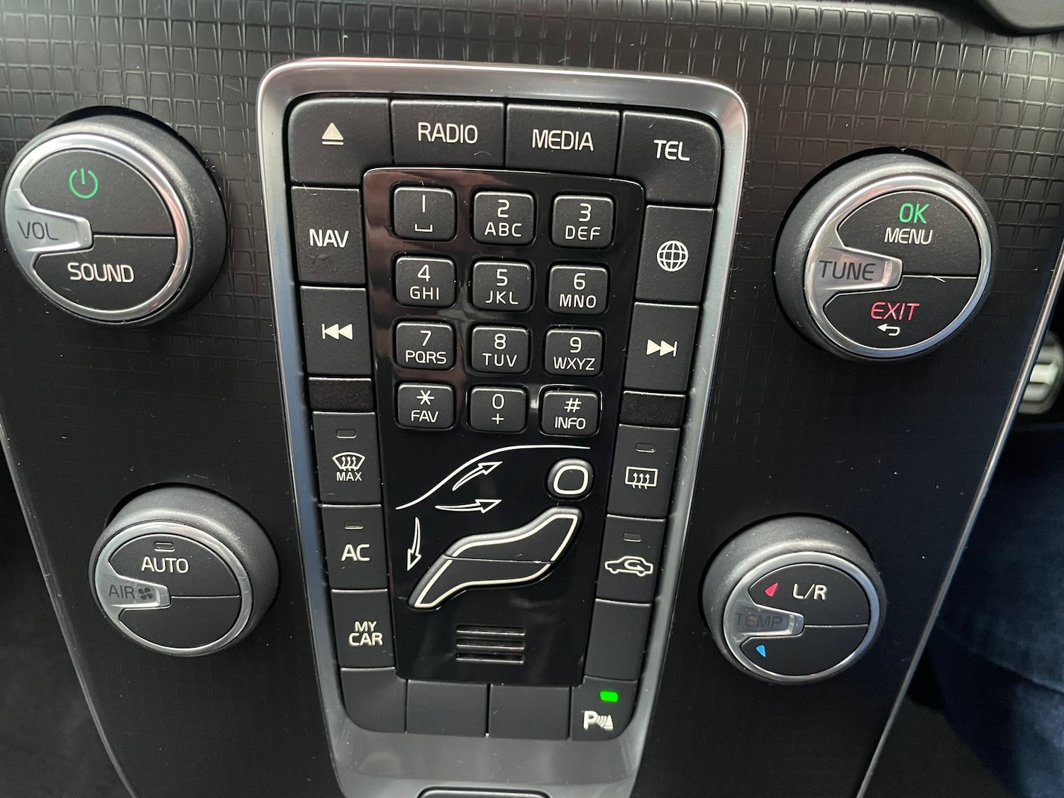 Used Volvo V40 2018 for sale - 76574961: Photo 17