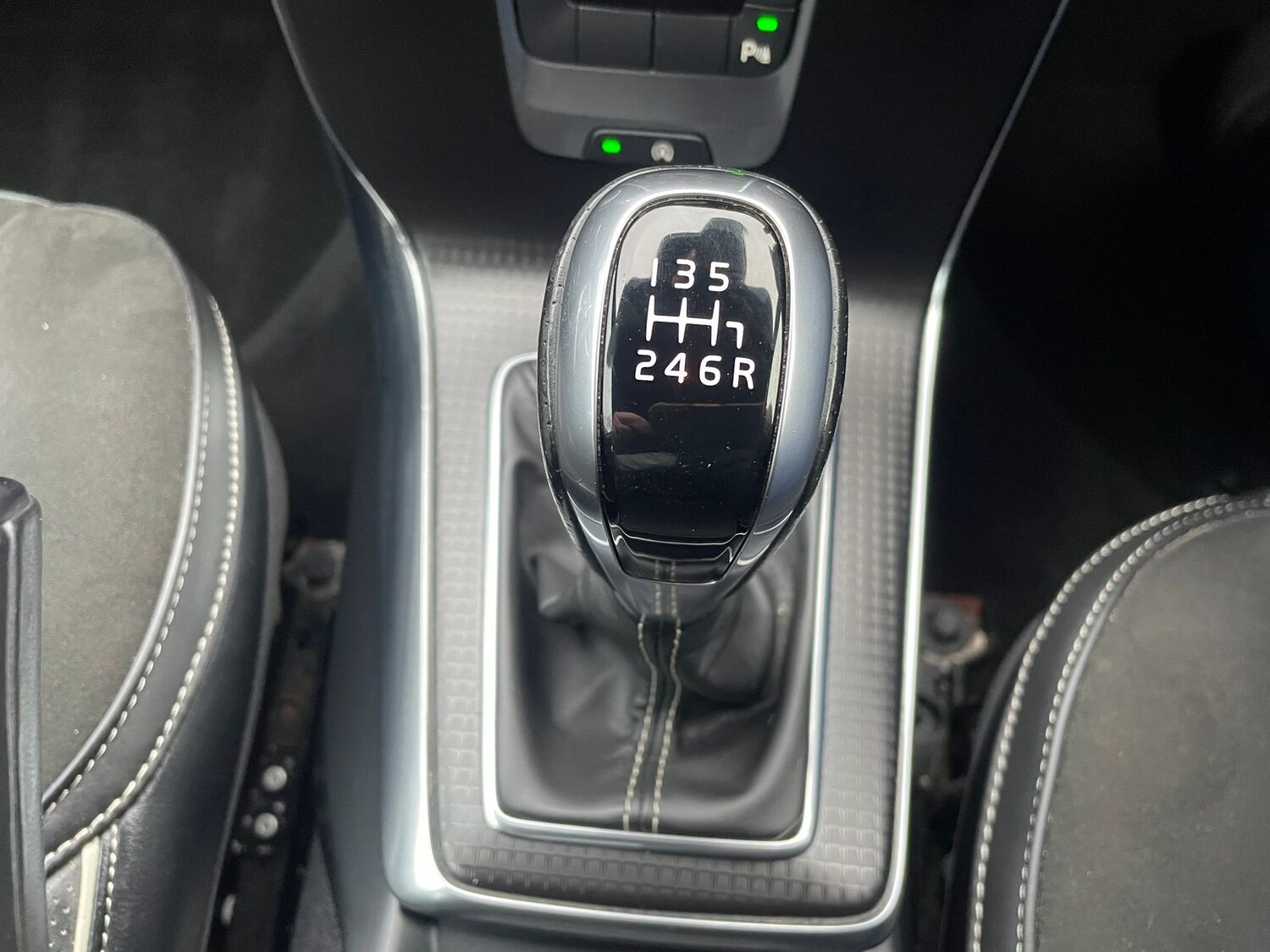 Used Volvo V40 2018 for sale - 76574961: Photo 18