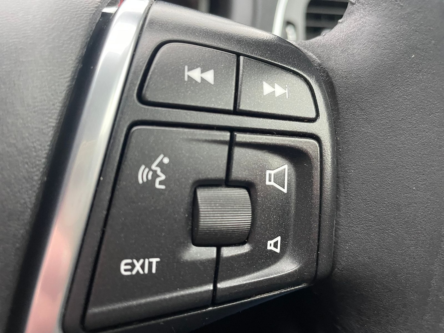 Used Volvo V40 2018 for sale - 76574961: Photo 23