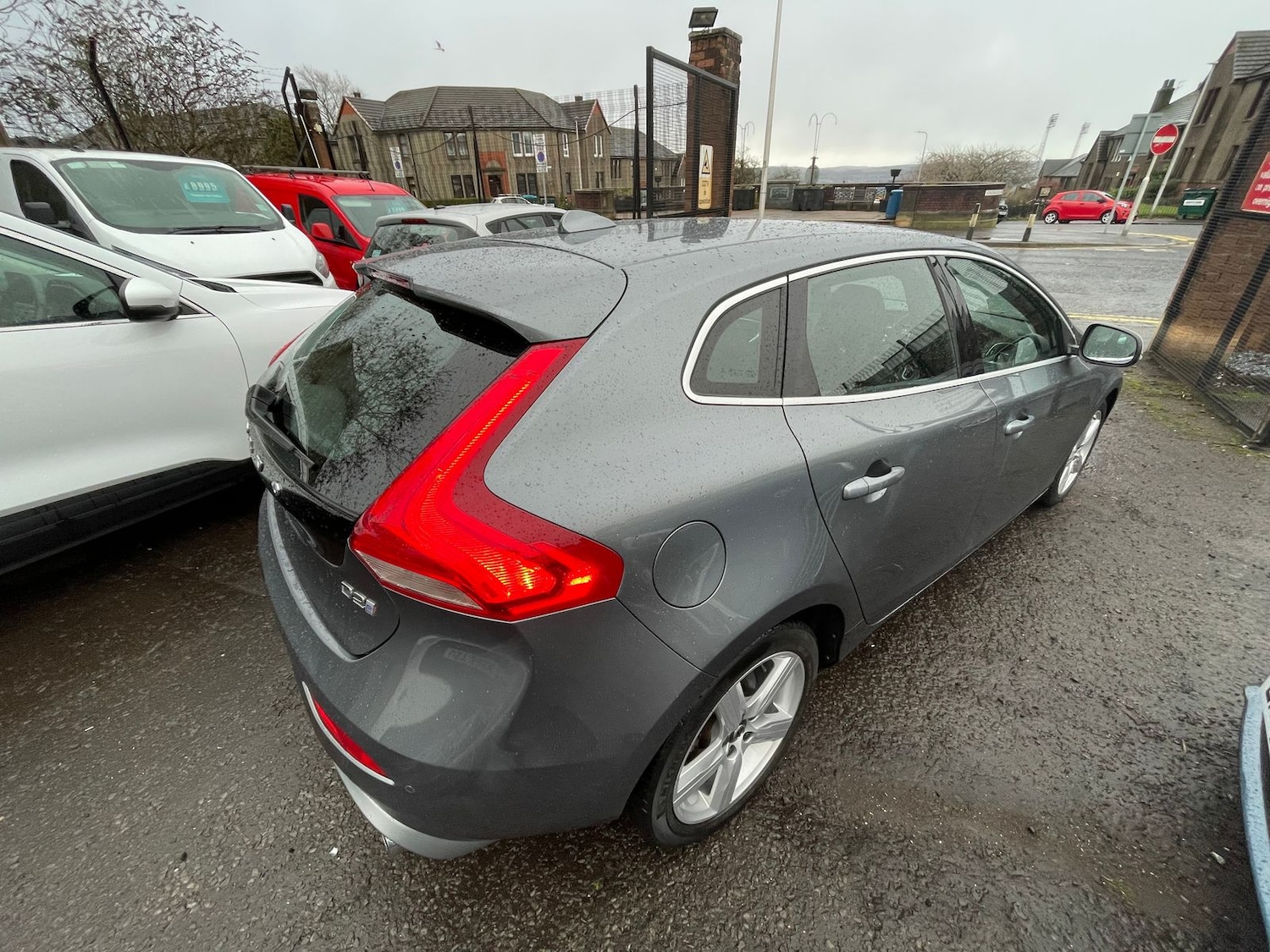 Used Volvo V40 2018 for sale - 76574961: Photo 4