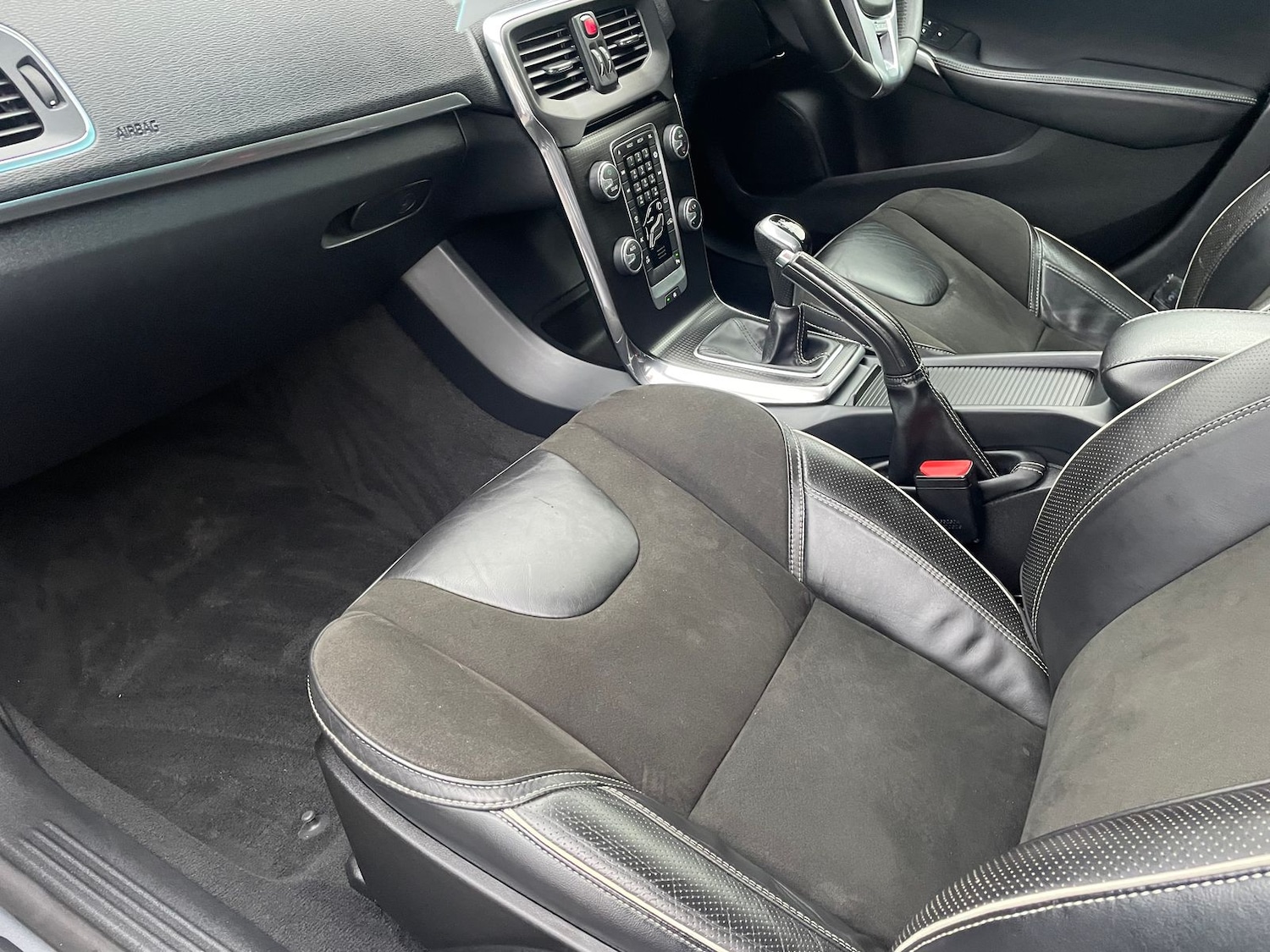 Used Volvo V40 2018 for sale - 76574961: Photo 9