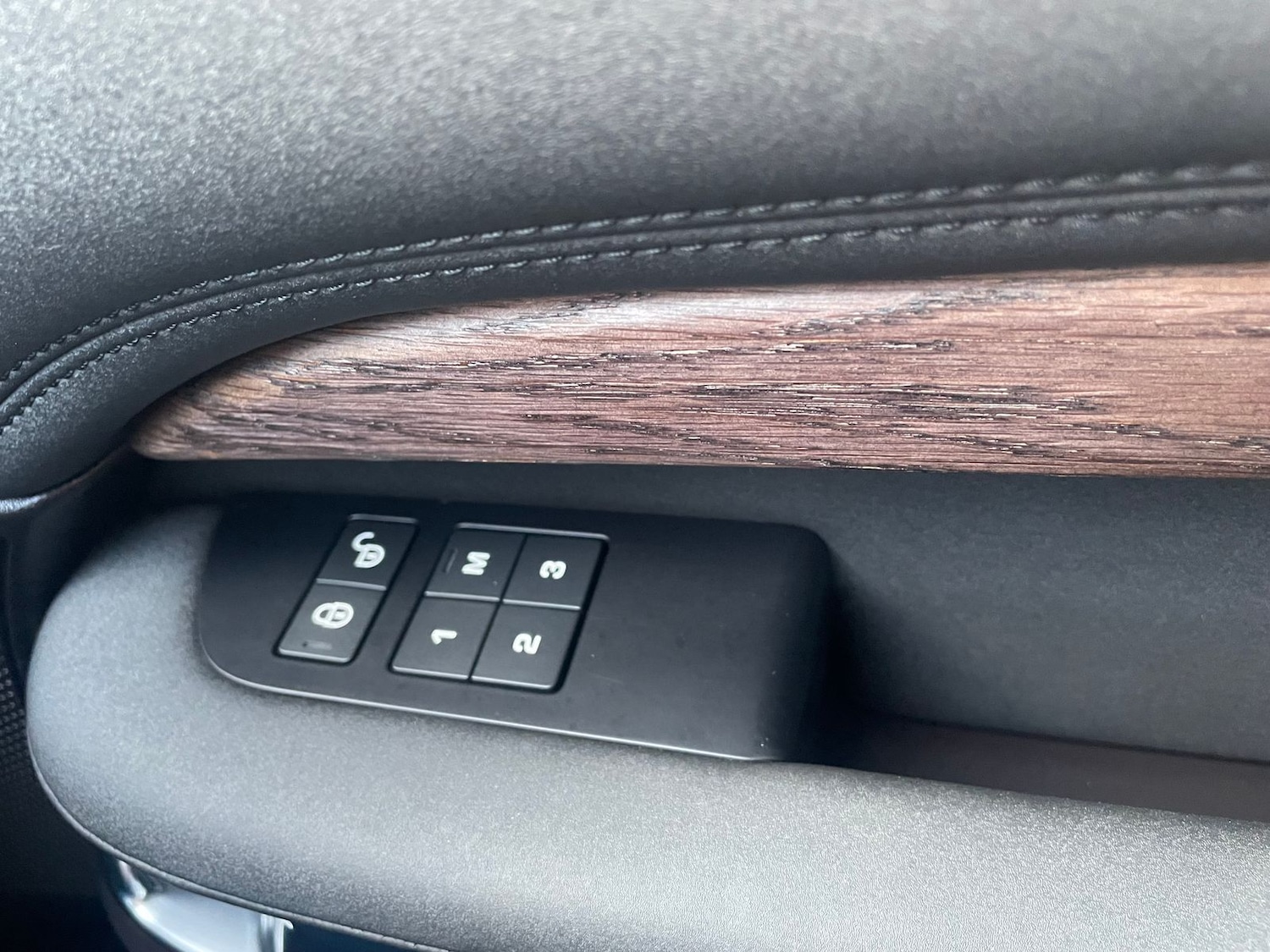 Used Land Rover Discovery 2017 for sale - 78150024: Photo 28