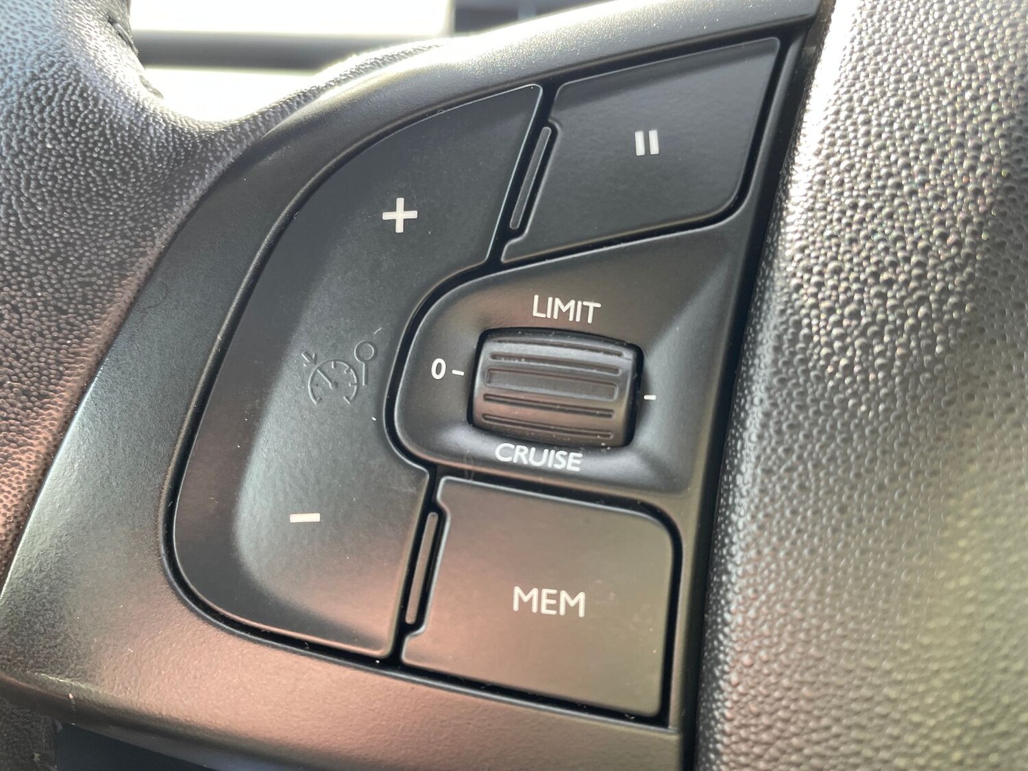 Used Citroen C4 Cactus 2018 for sale - 75943477: Photo 18