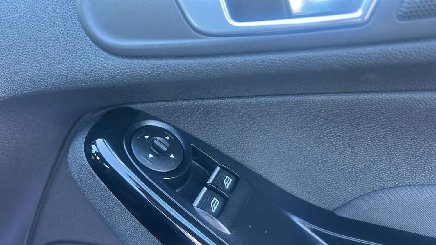 Used Ford Fiesta 2015 for sale - 76350695: Photo 11