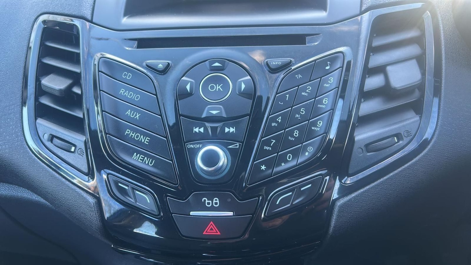 Used Ford Fiesta 2015 for sale - 76350695: Photo 17