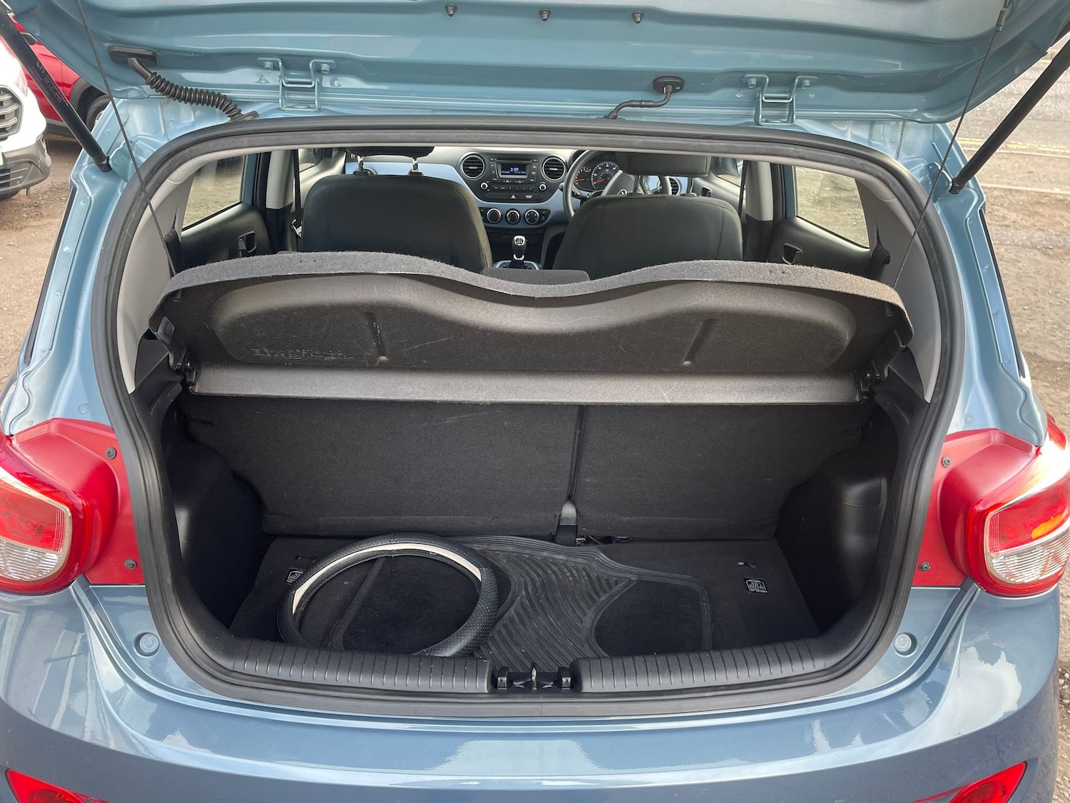 Used Hyundai i10 2015 for sale - 76361700: Photo 10