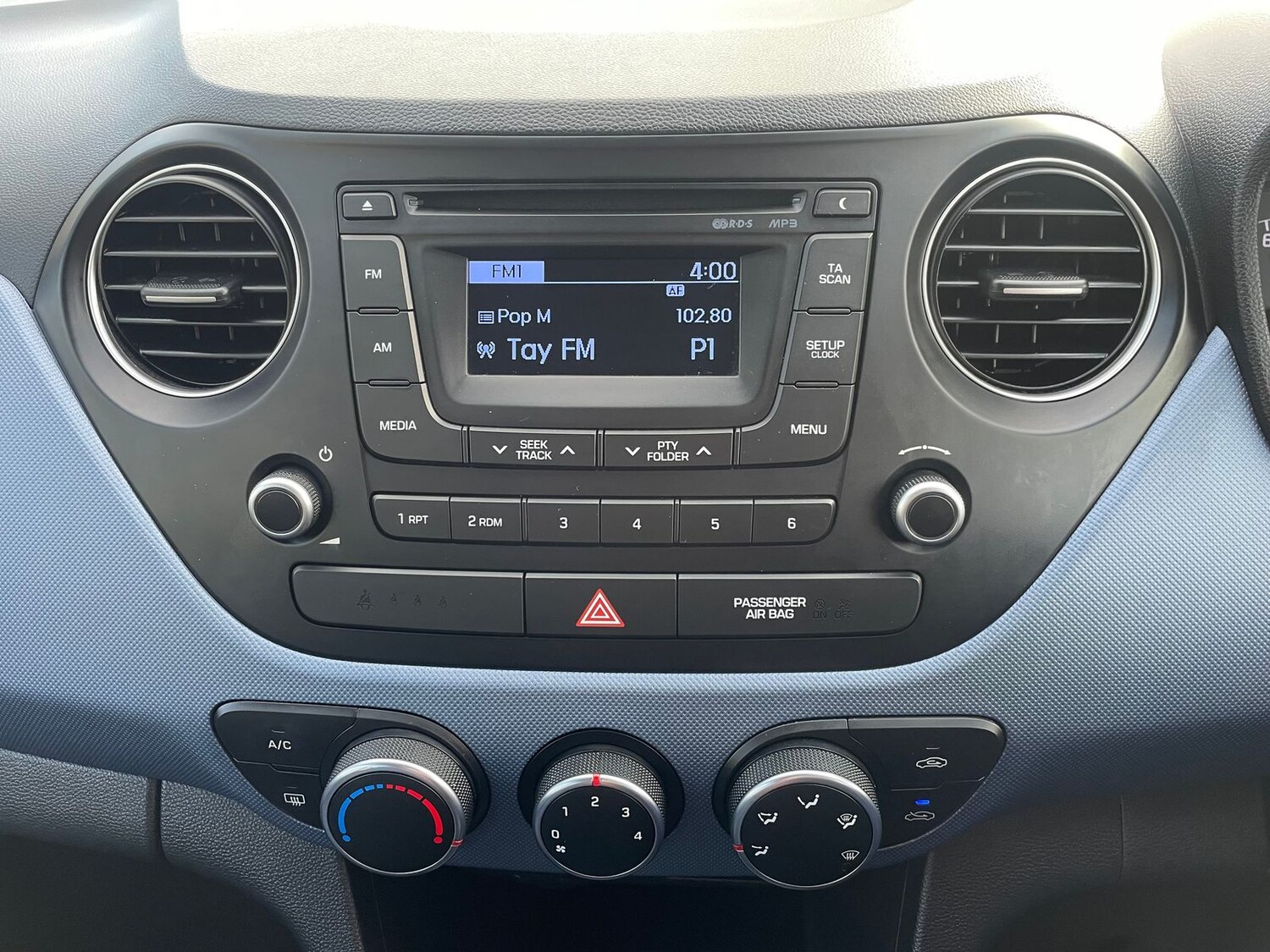 Used Hyundai i10 2015 for sale - 76361700: Photo 13