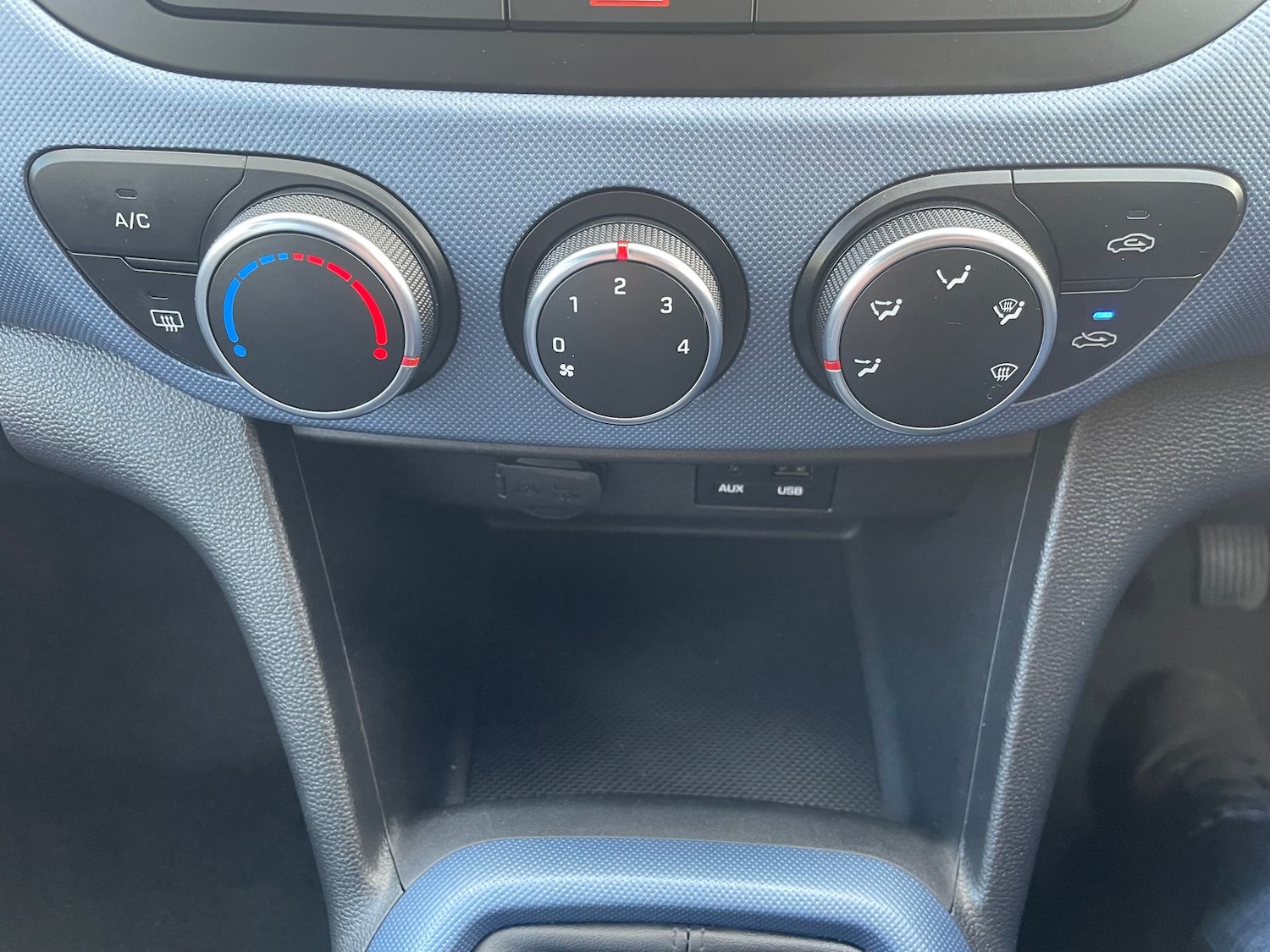 Used Hyundai i10 2015 for sale - 76361700: Photo 14