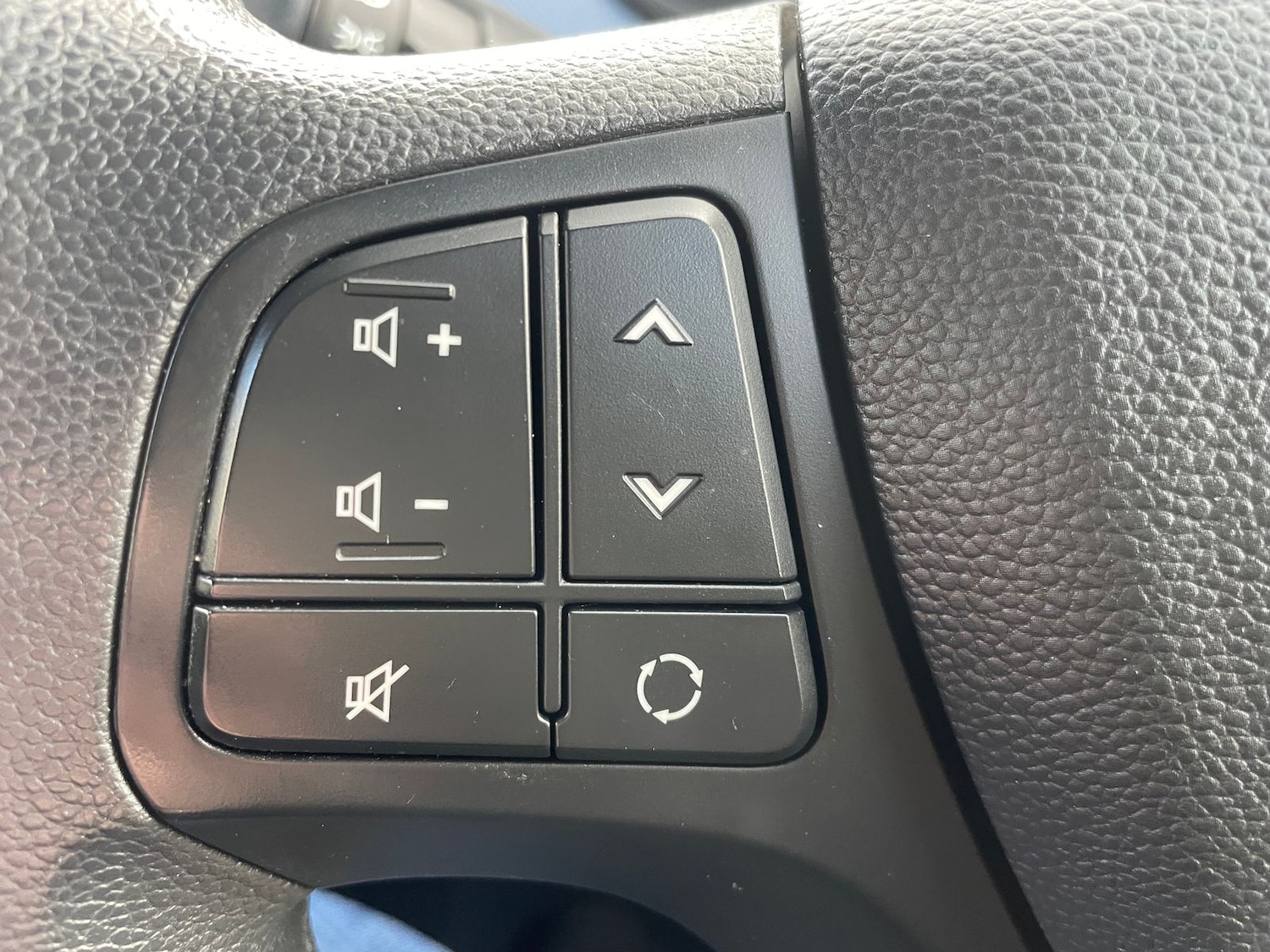 Used Hyundai i10 2015 for sale - 76361700: Photo 17