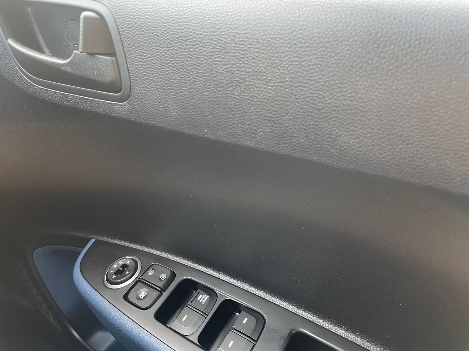 Used Hyundai i10 2015 for sale - 76361700: Photo 19