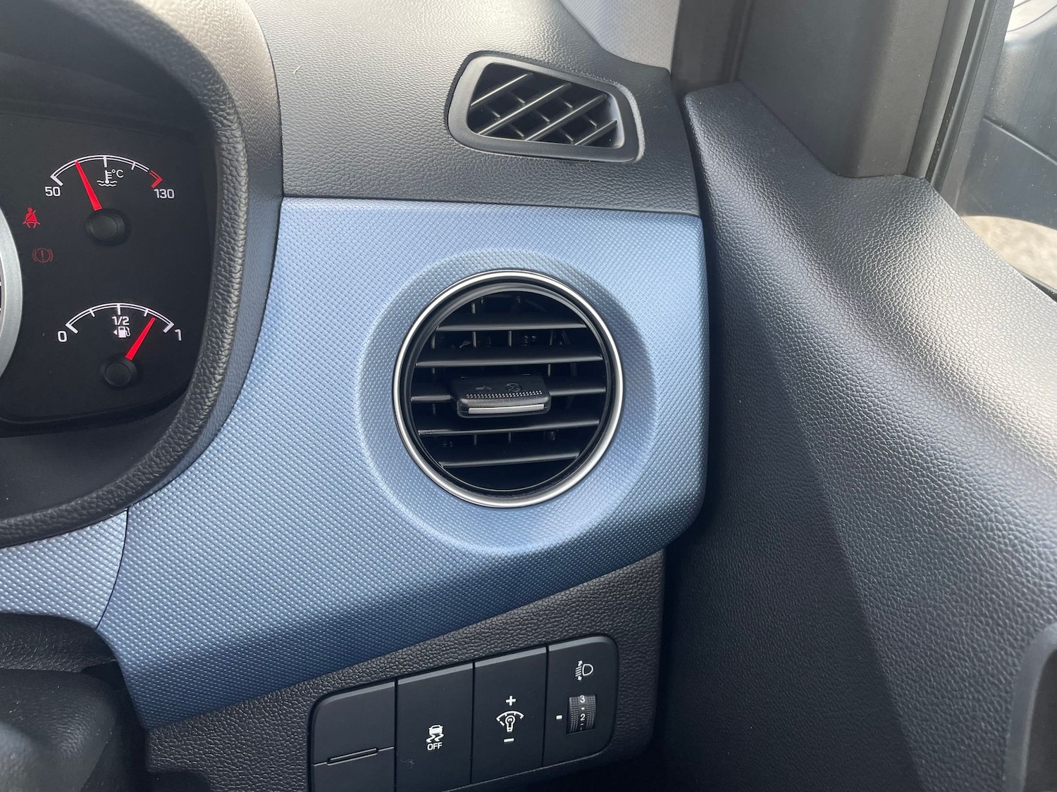 Used Hyundai i10 2015 for sale - 76361700: Photo 21