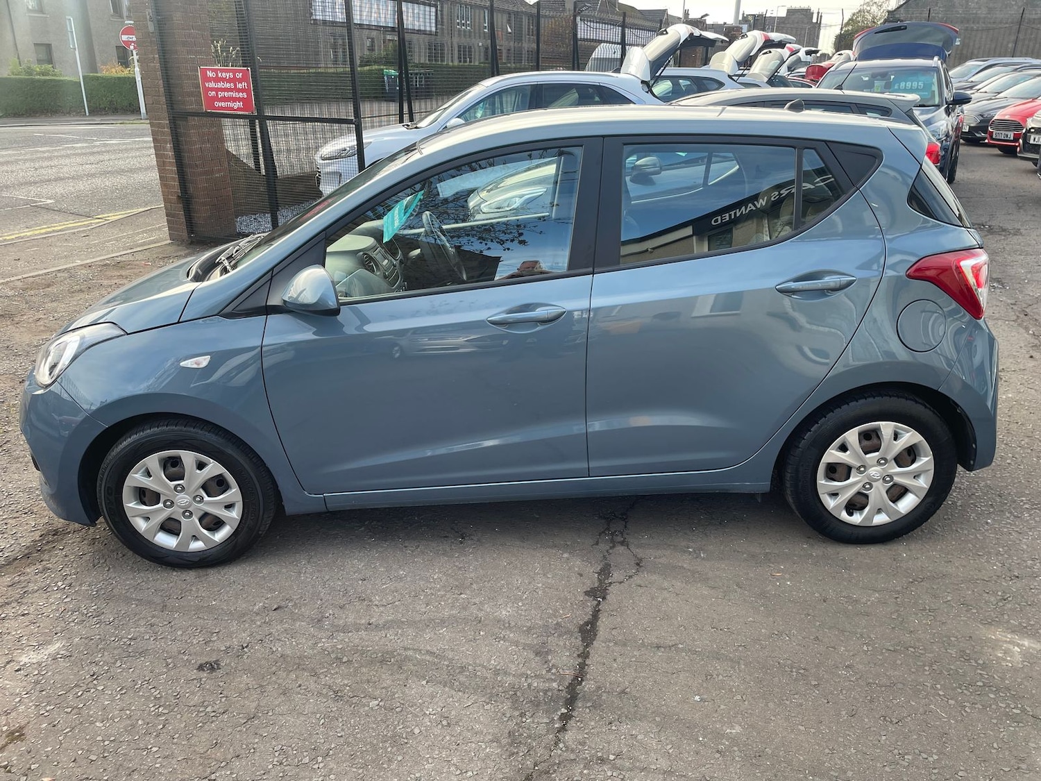 Used Hyundai i10 2015 for sale - 76361700: Photo 7