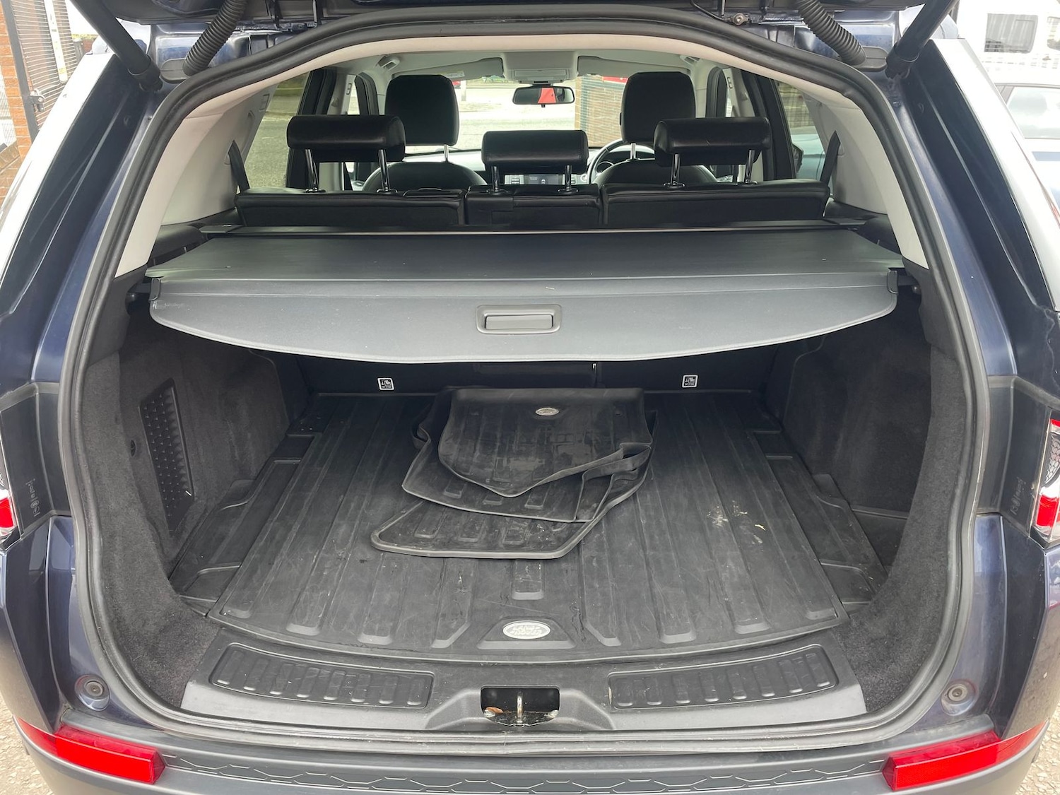 Used Land Rover Discovery Sport 2017 for sale - 78036927: Photo 11