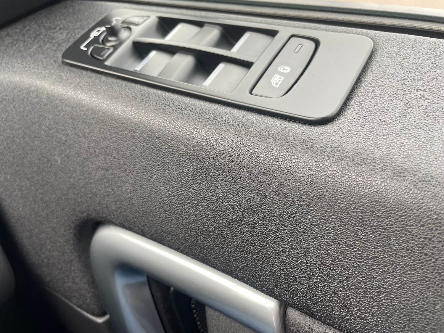 Used Land Rover Discovery Sport 2017 for sale - 78036927: Photo 21