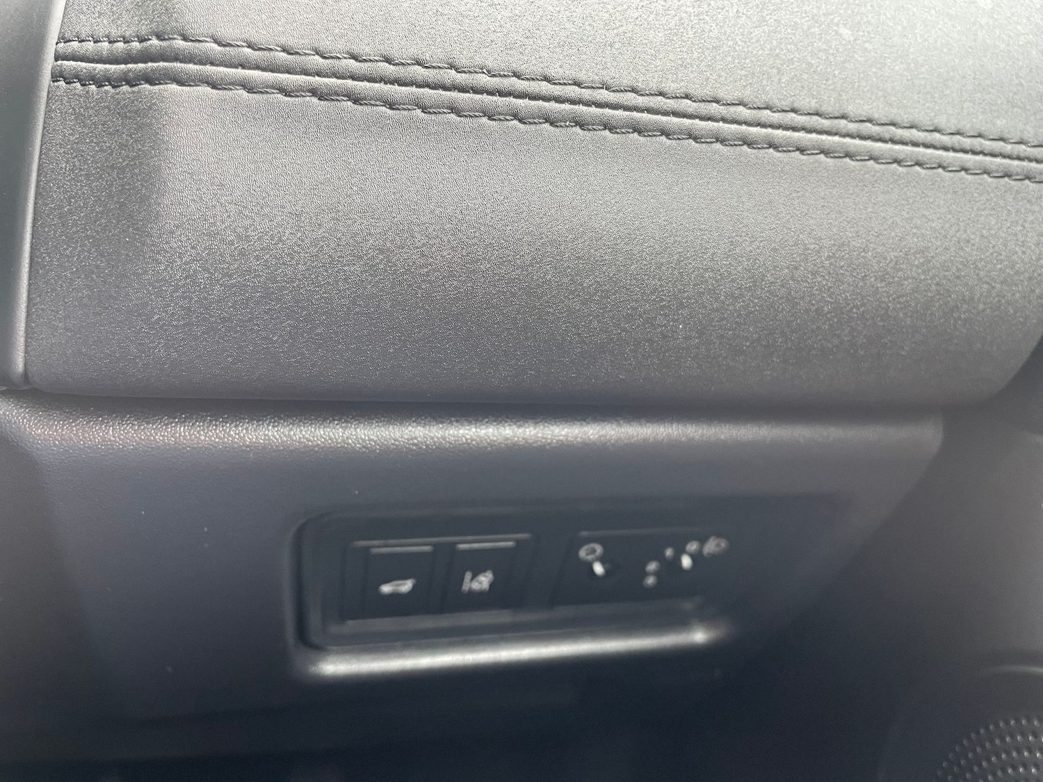 Used Land Rover Discovery Sport 2017 for sale - 78036927: Photo 23