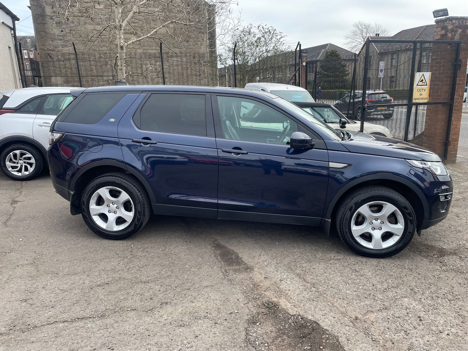 Used Land Rover Discovery Sport 2017 for sale - 78036927: Photo 3