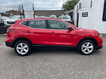 Used Nissan Qashqai 2017 for sale - 76487355: Photo