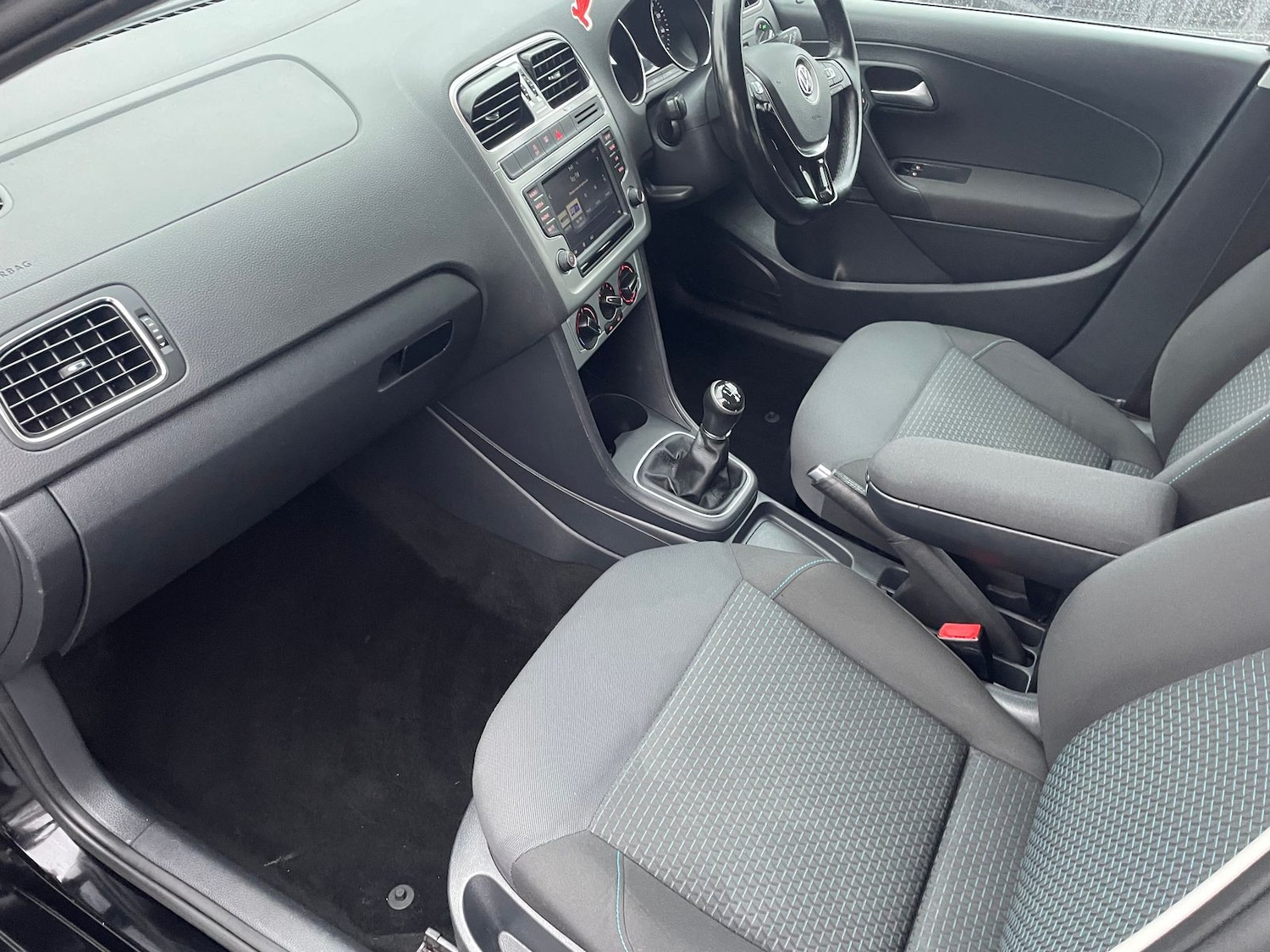 Used Volkswagen Polo 2016 for sale - 76523418: Photo 9