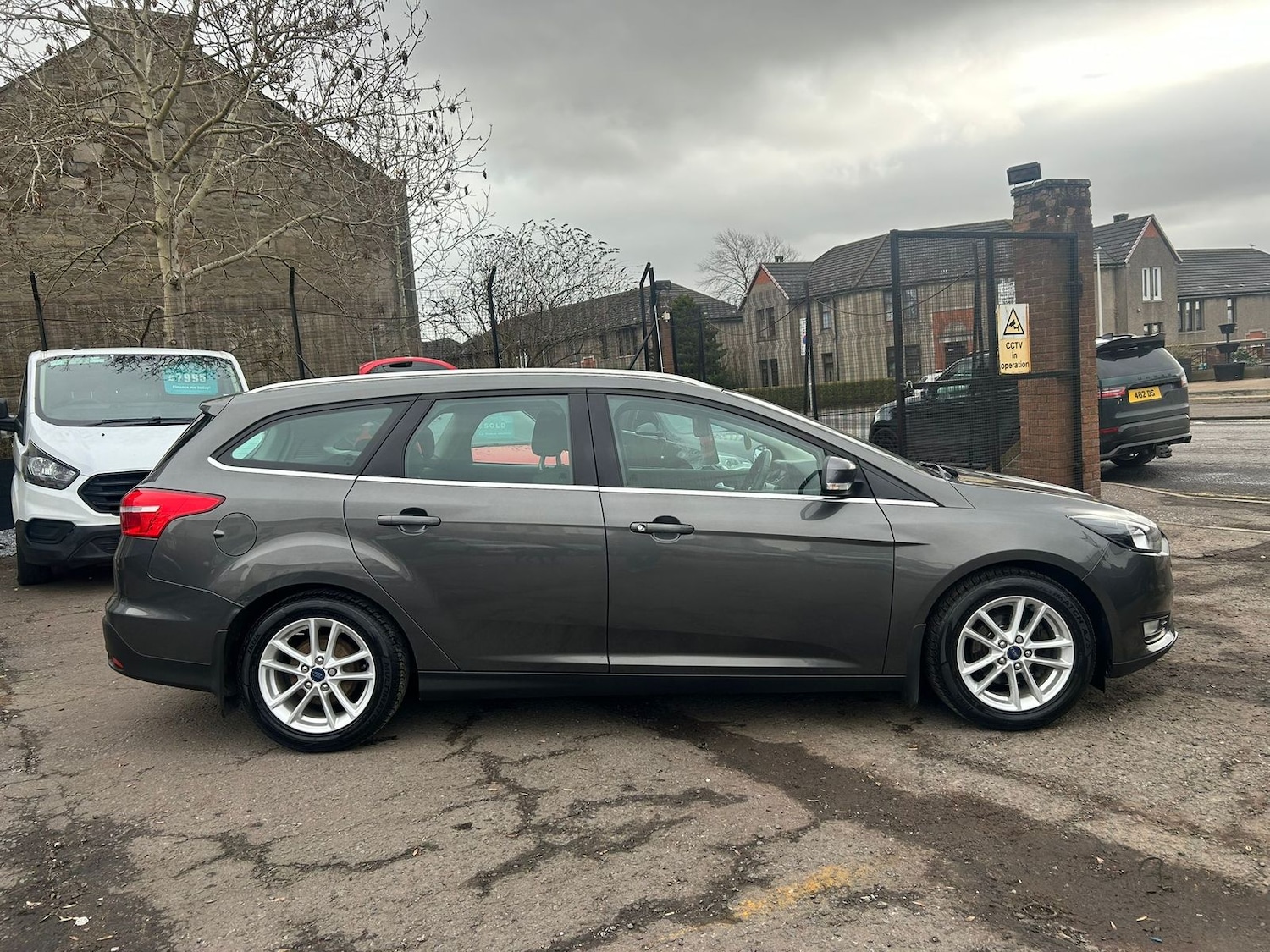 Used Ford Focus 2015 for sale - 77618460: Photo 2