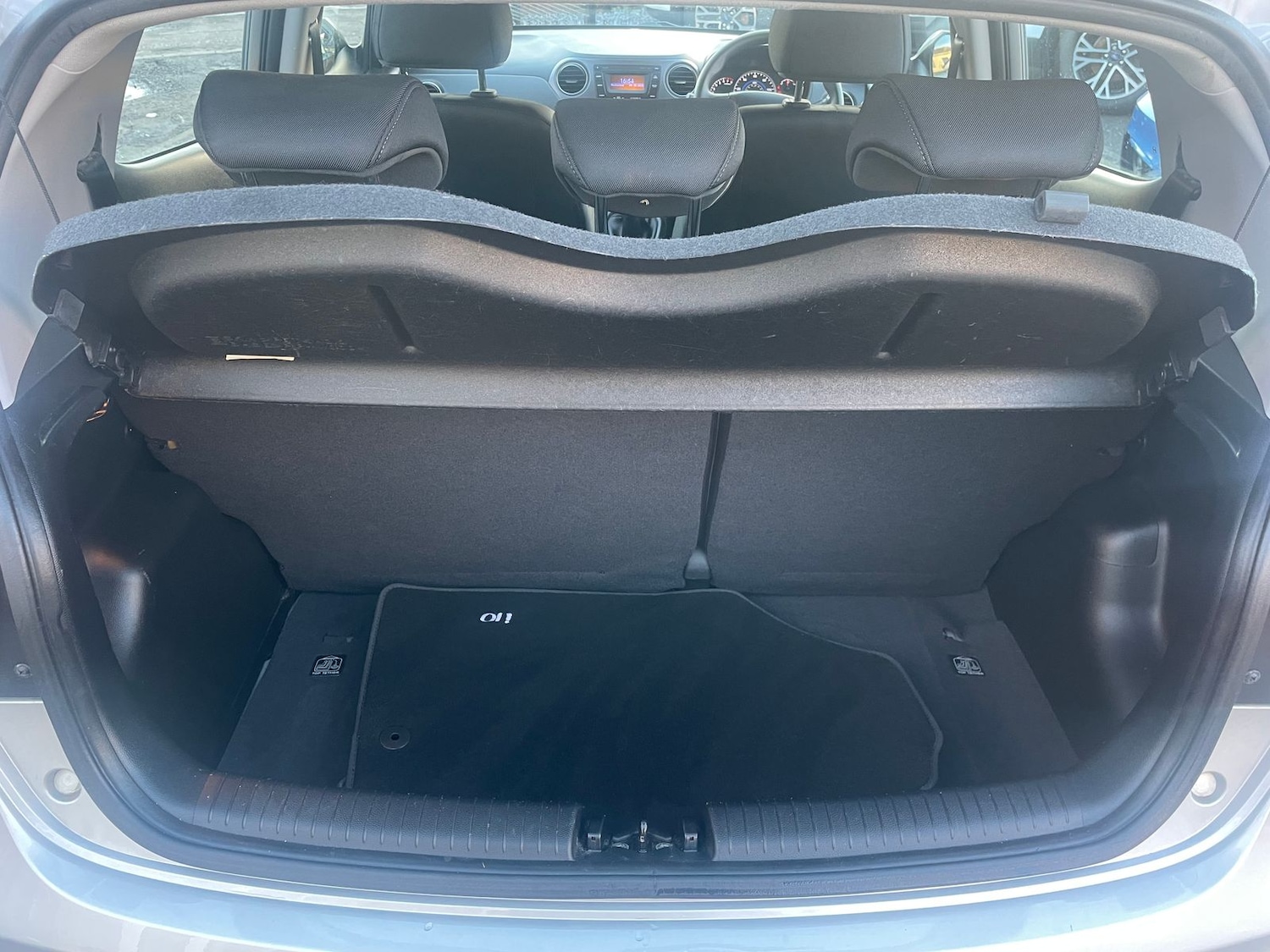 Used Hyundai i10 2017 for sale - 76410439: Photo 11