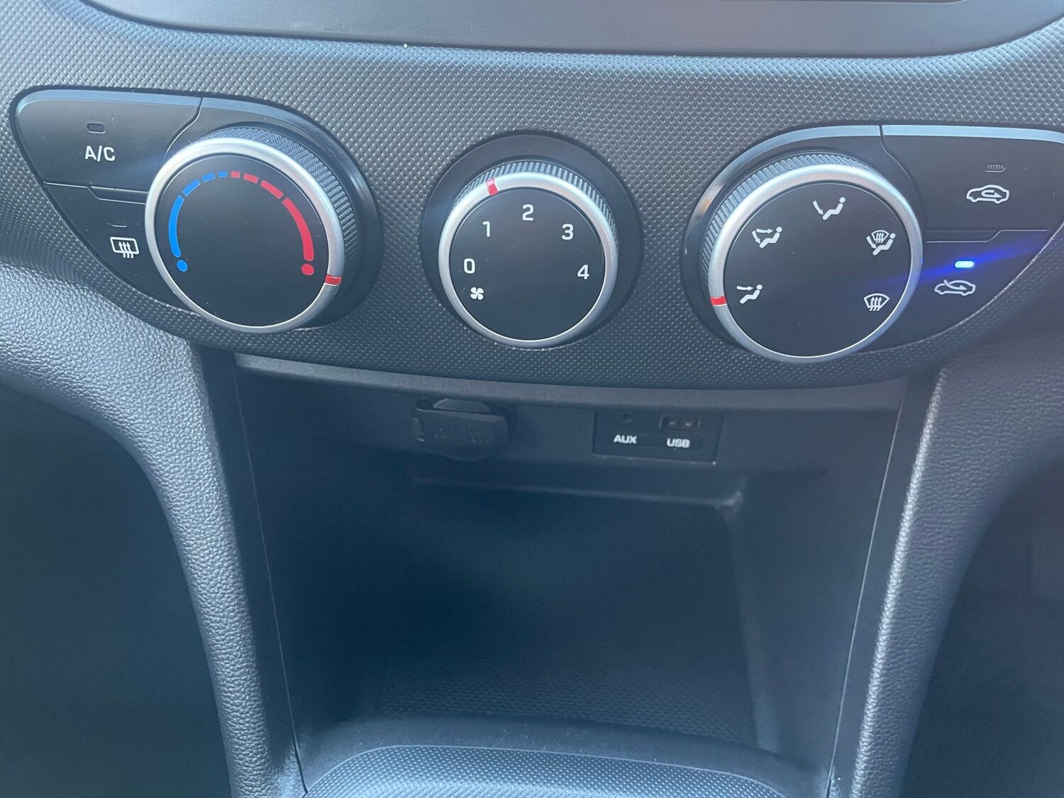 Used Hyundai i10 2017 for sale - 76410439: Photo 15