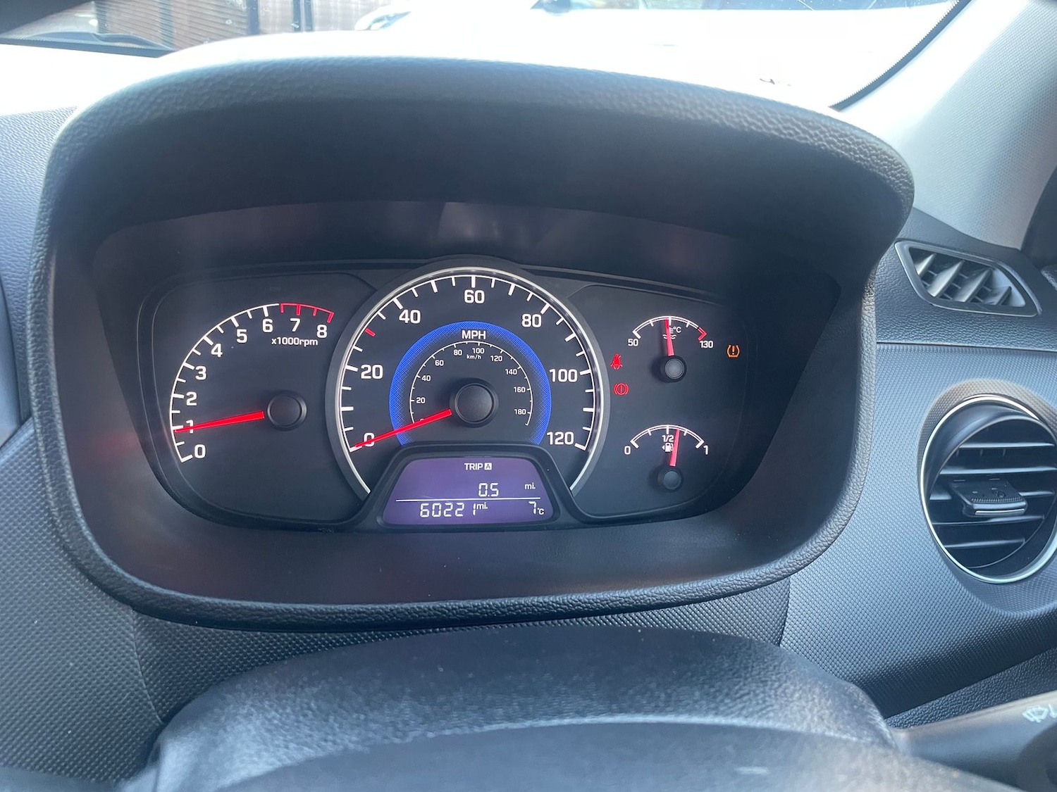 Used Hyundai i10 2017 for sale - 76410439: Photo 22