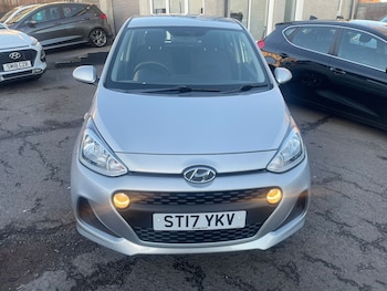 Used Hyundai i10 2017 for sale - 76410439: Photo