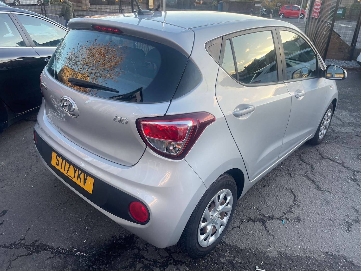 Used Hyundai i10 2017 for sale - 76410439: Photo 4