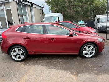 Used Volvo V40 2015 for sale - 79126031: Photo