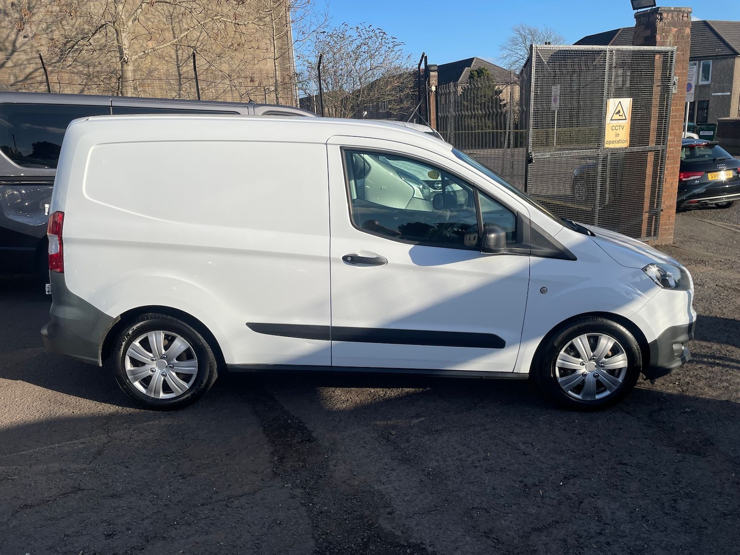 Used Ford Transit Courier 2016 for sale - 77740192: Photo 4