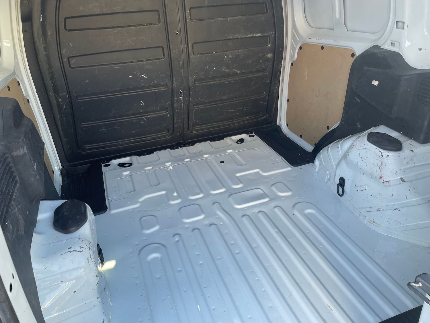 Used Ford Transit Courier 2016 for sale - 77740192: Photo 6