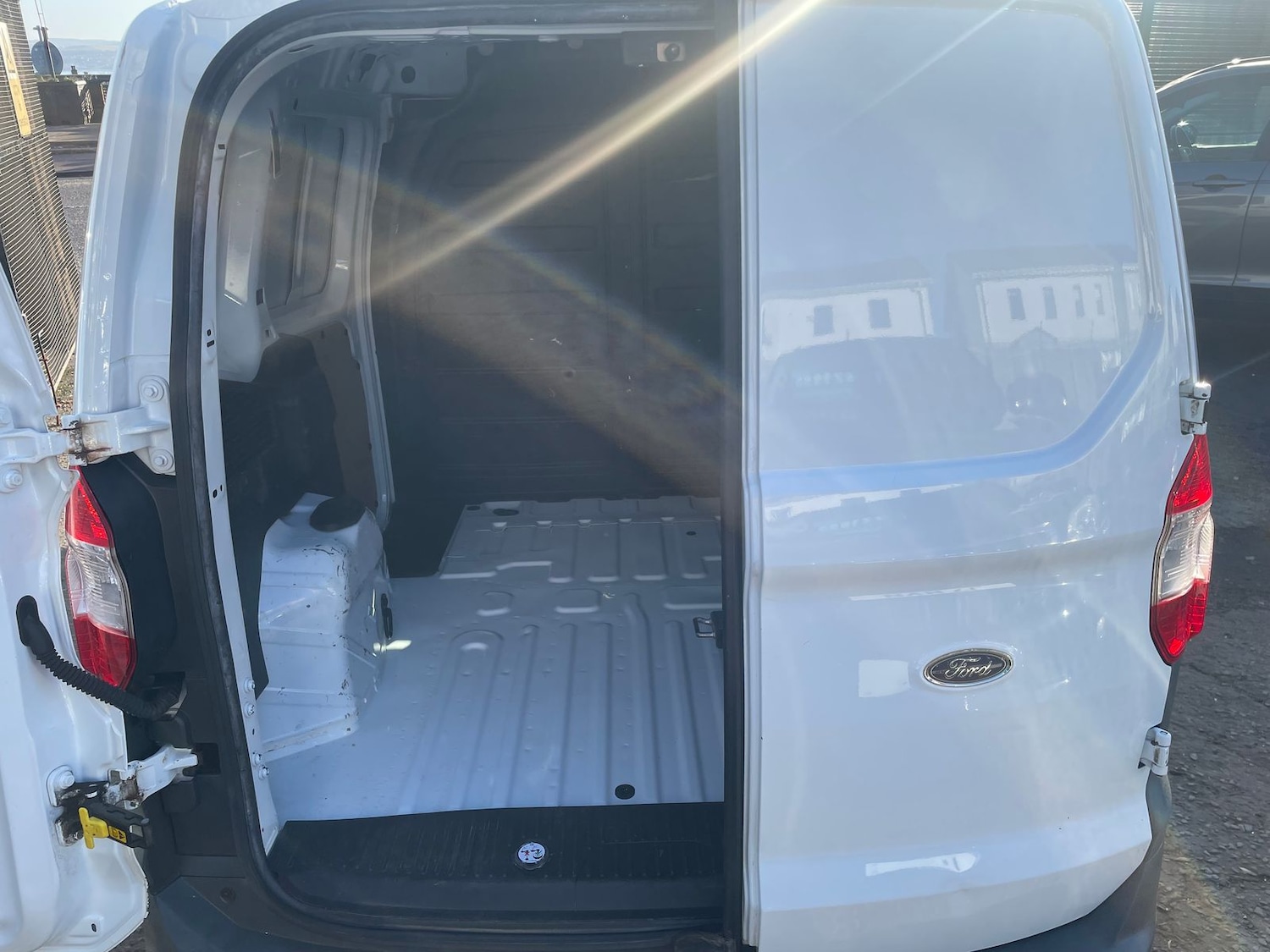 Used Ford Transit Courier 2016 for sale - 77740192: Photo 7